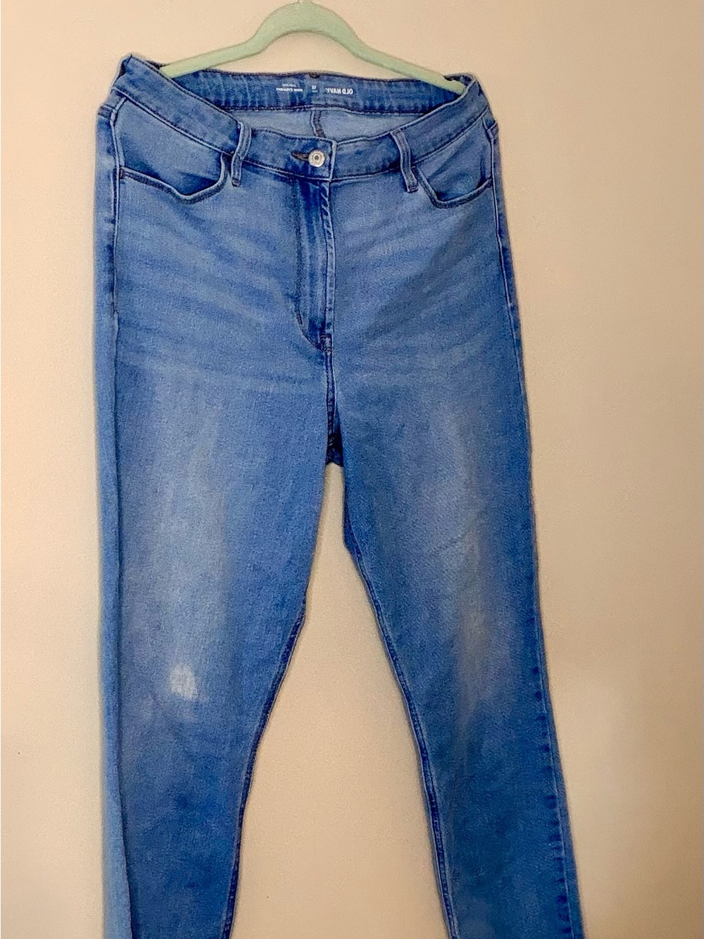 Old Navy Women's Skinny Jeans in Light Blue Wash